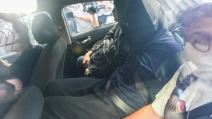 Полицията в Хонконг арестува заподозрян след 6-дневно издирване за нападение с нож срещу полицаи