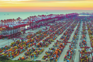 CCCME: Очаква се стабилен растеж за износа на Китай през 2026 г