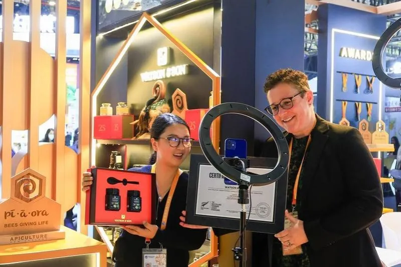 Emirates възобновява ежедневните полети Дубай-Ханджоу