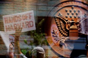 Администрацията на Тръмп съди Харвард, обвинявайки го, че се противопоставя на разследването