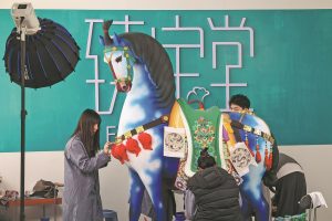 Скулптор преформулира глинено моделиране за ново поколение